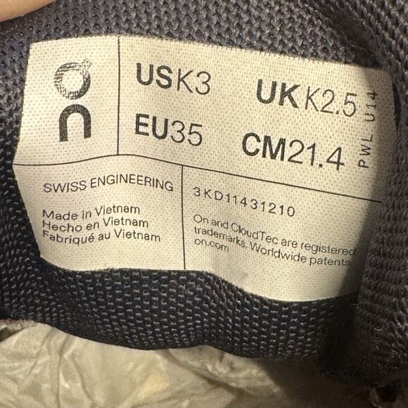 On Running Cloud Play Shoes Kids Size K3 Pink Zephyr White Athletic Sneakers - Picture 7 of 7